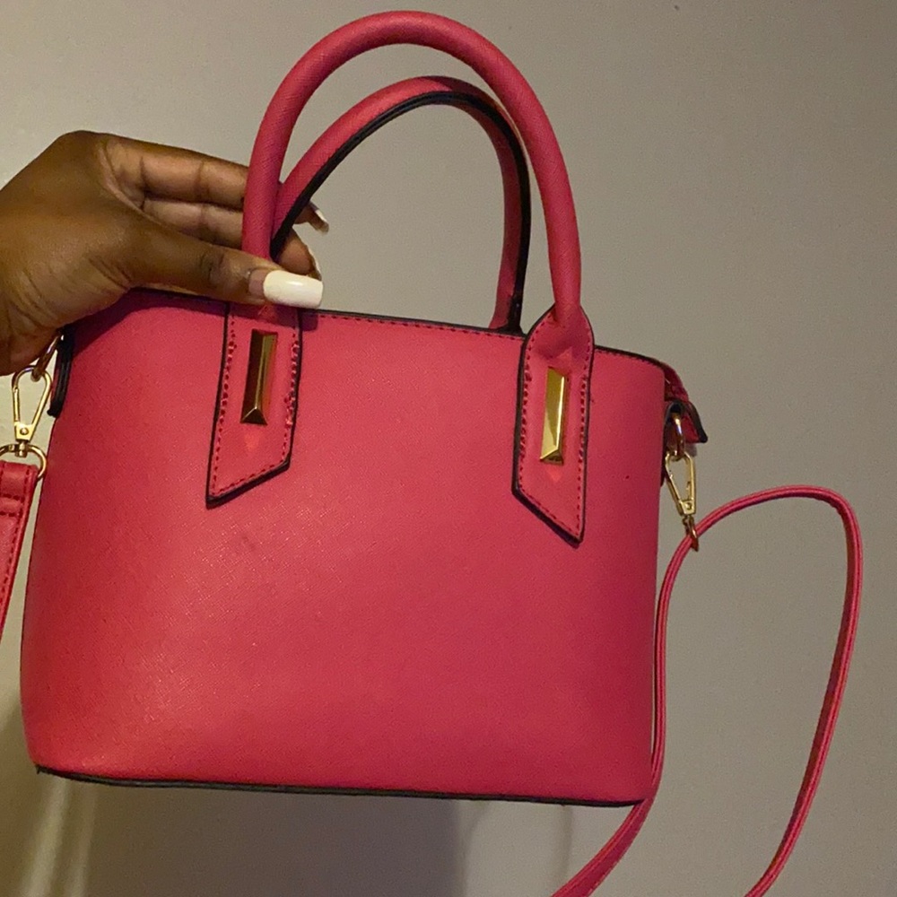 Dark pink small purce